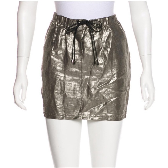 Elizabeth and James Dresses & Skirts - Elizabeth and James Metallic Silver Mini Skirt M